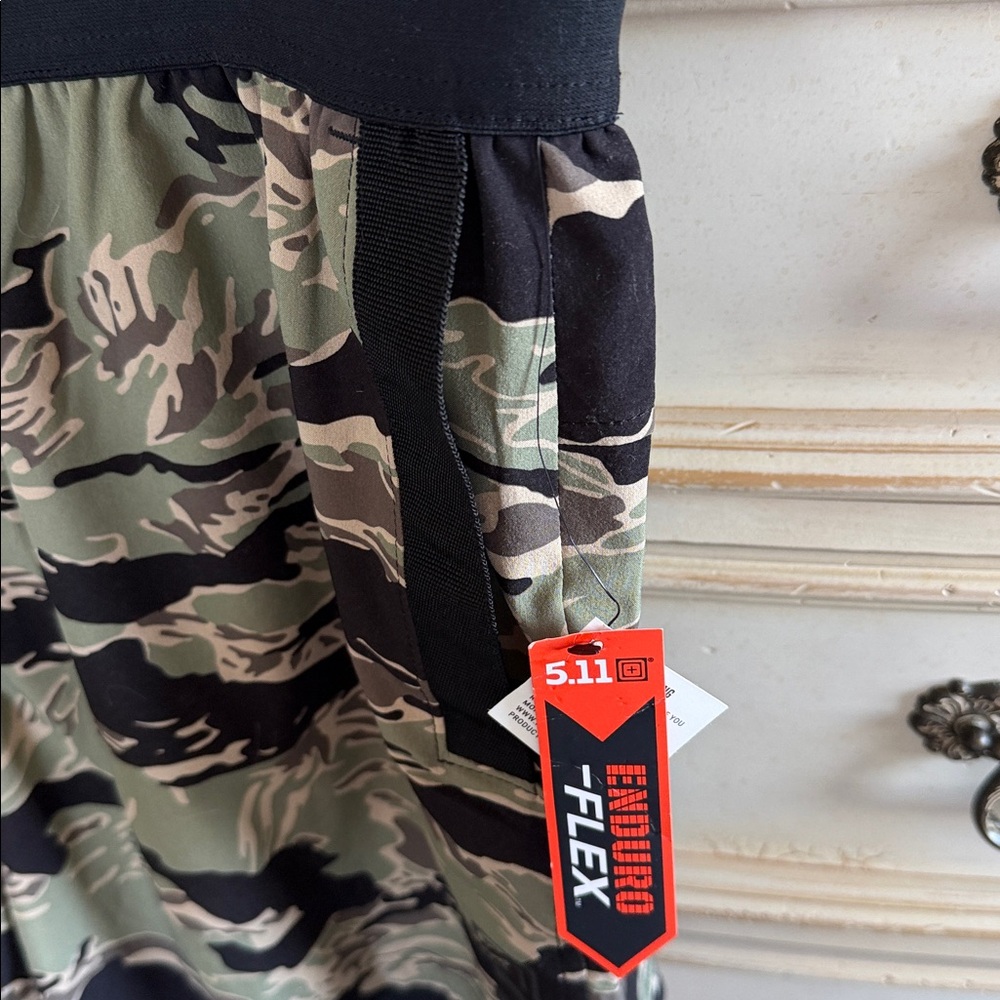 5.11 Tactical Men’s PT-R Havoc Tiger Stripe Camo Shorts - Picture 2 of 5